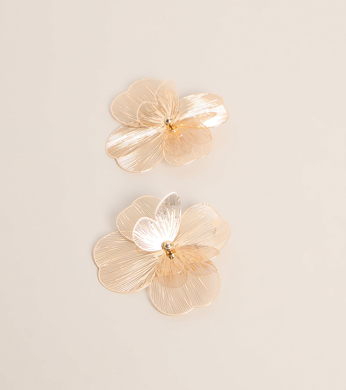 Pretty Extra Flower Statement Stud Earrings