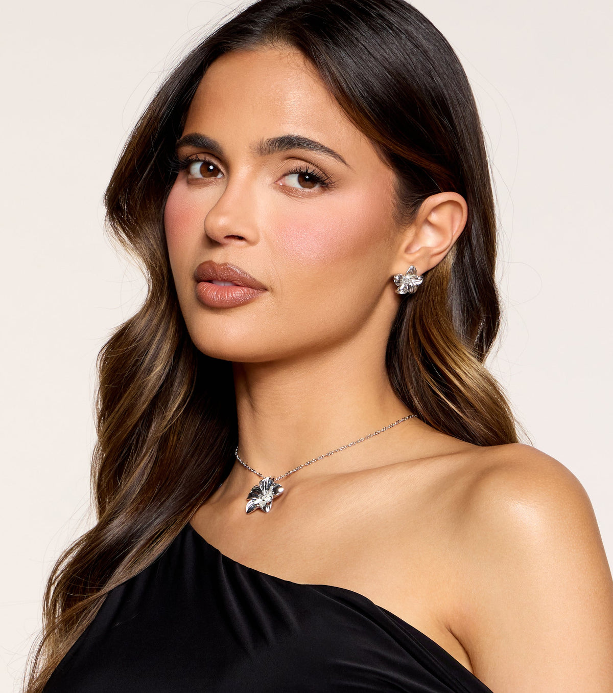 Bloom Mood Flower Necklace And Stud Earrings Set