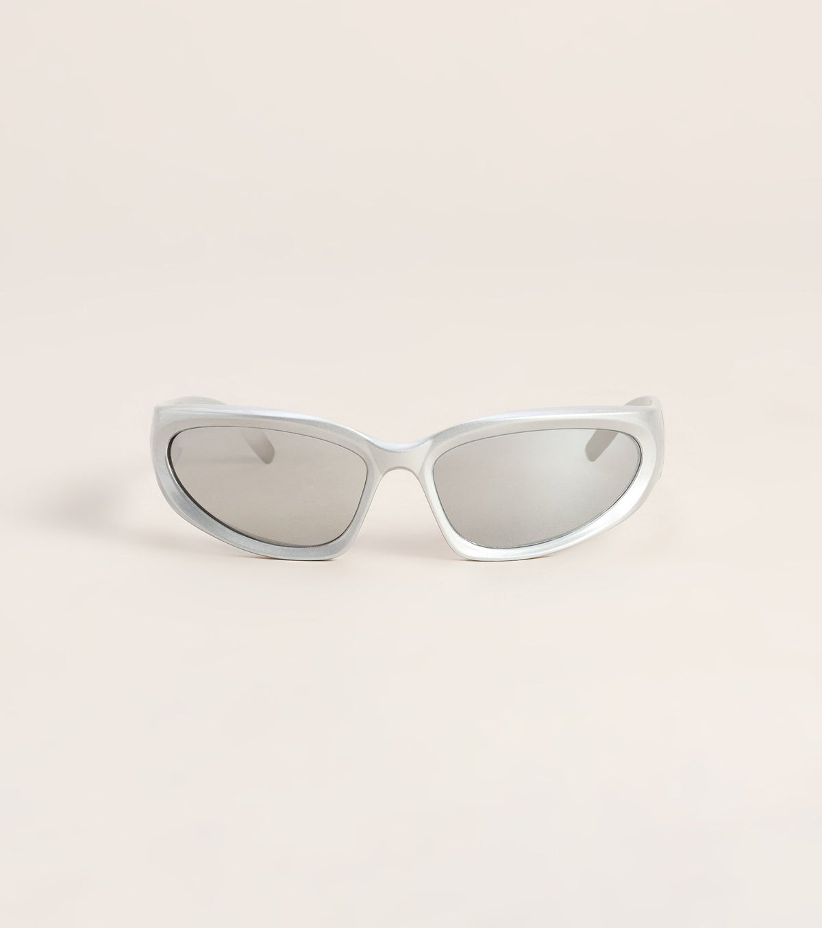 Sleek Attitude Curved Square Sunglasses