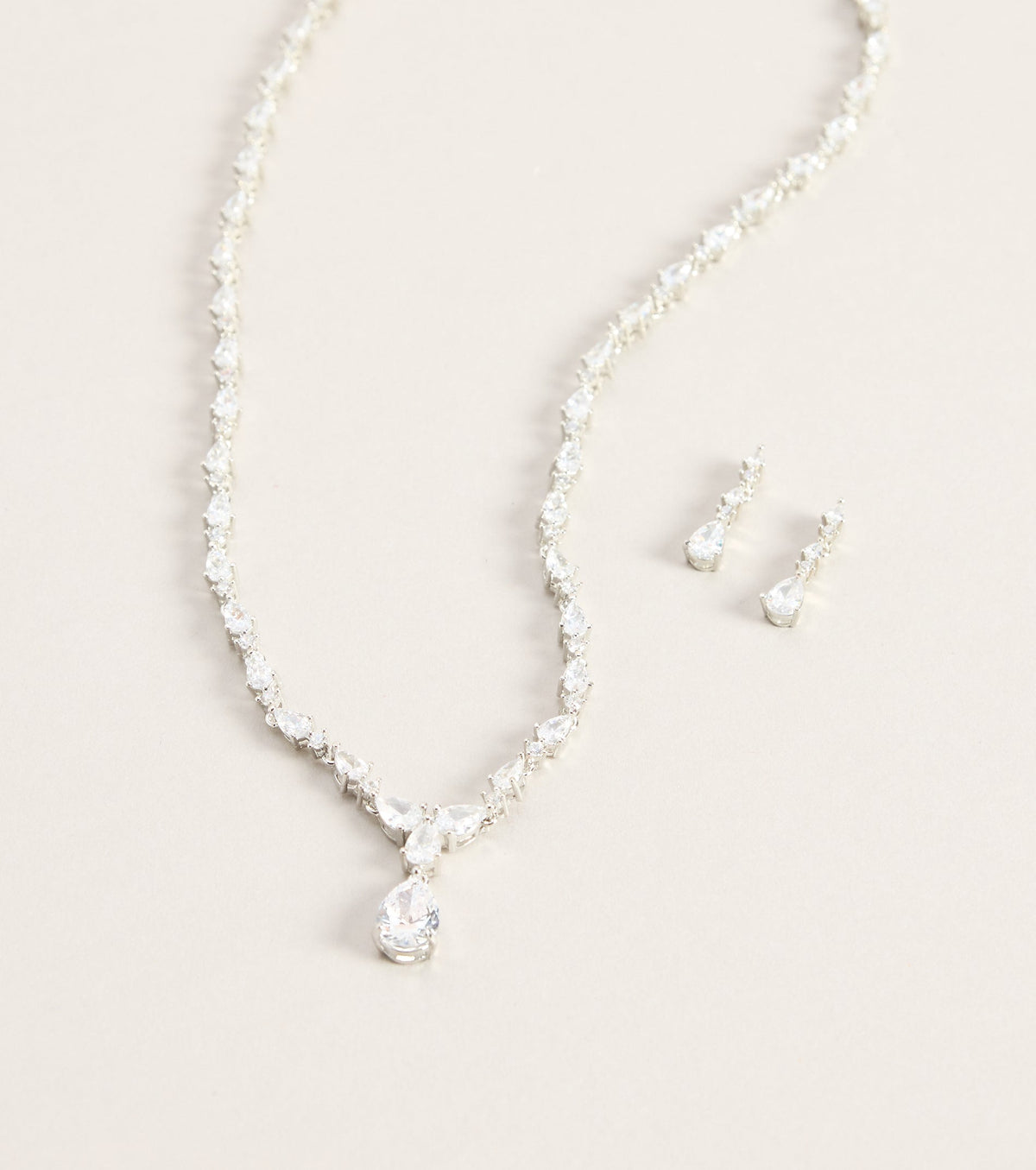 Final Details Necklace And Earrings Set