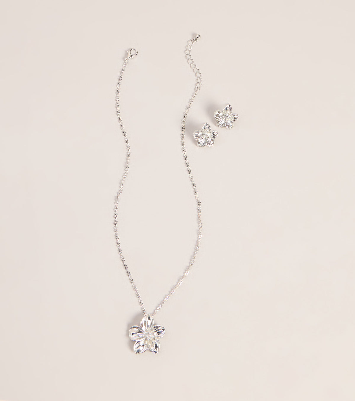 Bloom Mood Flower Necklace And Stud Earrings Set
